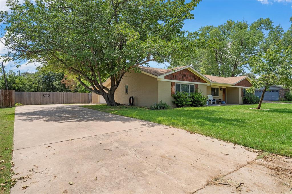 105 Texas Avenue