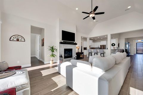 837 Peppervine Drive Waxahachie TX 75165