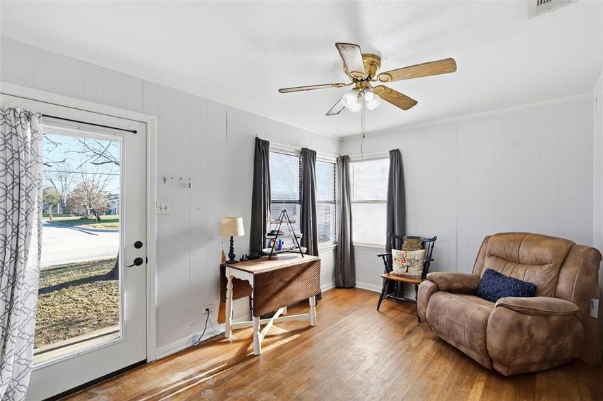 At this price point in McGregor, you don't often find a home that's livable today and has room to build value tomorrow. 1503 W 10th delivers exactly that — a clean, functional 2-bedroom, 1.5-bath home ready for immediate occupancy, with cosmetic renovation opportunities that could significantly increase its value over time.
The newly updated bath and covered carport give you a solid foundation to work from, while the rest of the home offers a blank canvas for your own updates and finishes — on your timeline, at your pace. The 1,002 sq ft layout is practical and efficient, and the generous 7,000 sq ft lot adds outdoor potential that's increasingly hard to find at this price.
Built in 1952 with sturdy construction, this home has good bones and a location that backs it up — just minutes from McGregor schools, local amenities, and an easy commute to Waco via Highway 84.
Live in it now. Make it yours over time. The value is already there — you'd just be adding to it.
Schedule your showing today.
