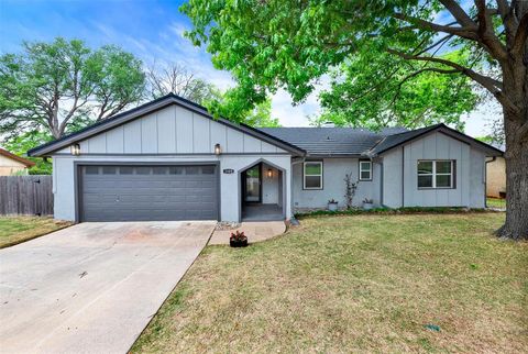 Photo of 1105 Simpson Terrace, Bedford, TX 76021 (MLS # 21229904)