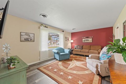 Tiny photo for 1001 Princeton Place, Cleburne, TX 76033 (MLS # 21199980)