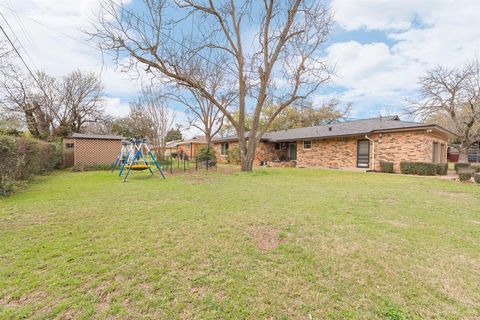Tiny photo for 1001 Princeton Place, Cleburne, TX 76033 (MLS # 21199980)