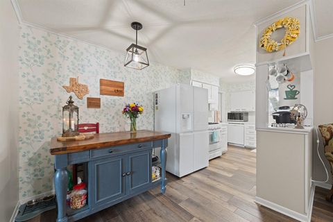 Tiny photo for 1001 Princeton Place, Cleburne, TX 76033 (MLS # 21199980)