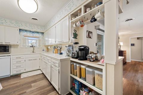 Tiny photo for 1001 Princeton Place, Cleburne, TX 76033 (MLS # 21199980)