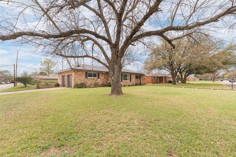 Tiny photo for 1001 Princeton Place, Cleburne, TX 76033 (MLS # 21199980)