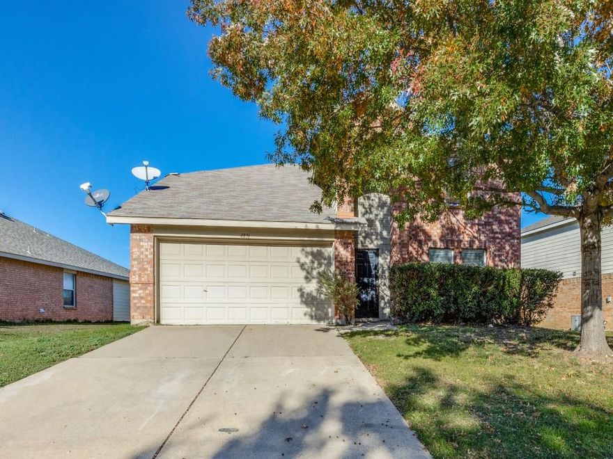 ****Seller to contribute 2% in closing costs****

Welcome home! This spacious property is equipped with 4 bedrooms and 2.5 bathrooms. Kitchen overlooking the living area with a dedicated dining room and breakfast nook. Vinyl and tile flooring throughout the home. Located in beautiful Tarrant County!

Buyers agent to verify all information