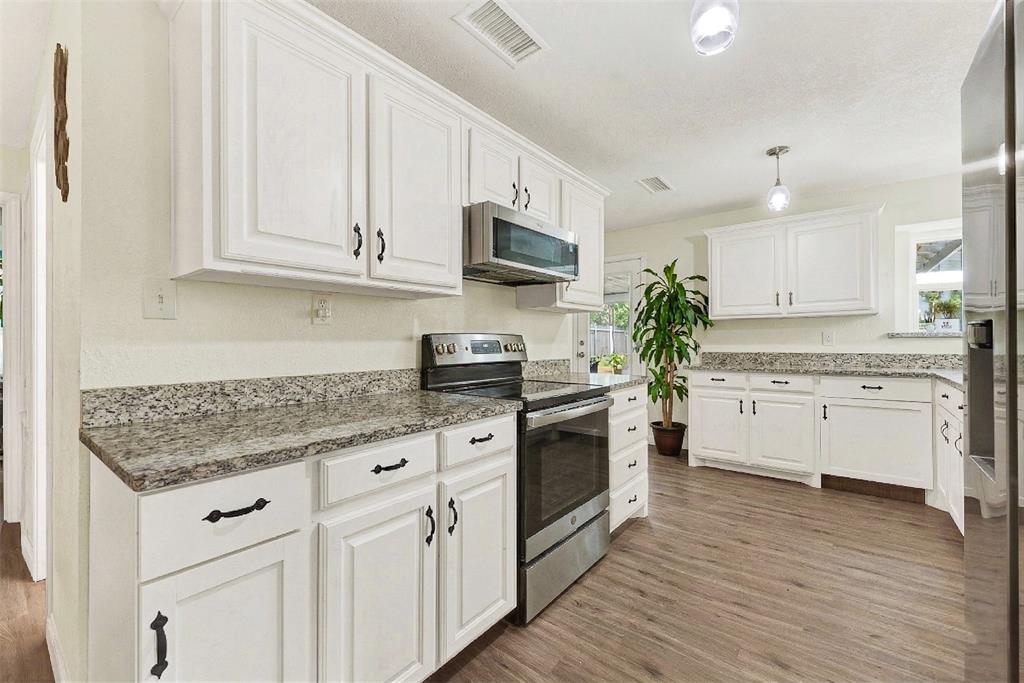 7245 County Road 998