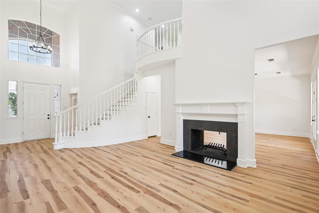 904 Windmill Court