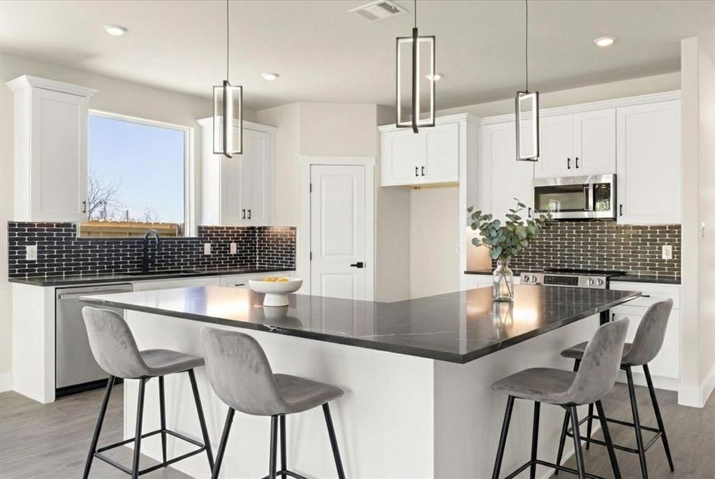 2316 Forest Hill Lane