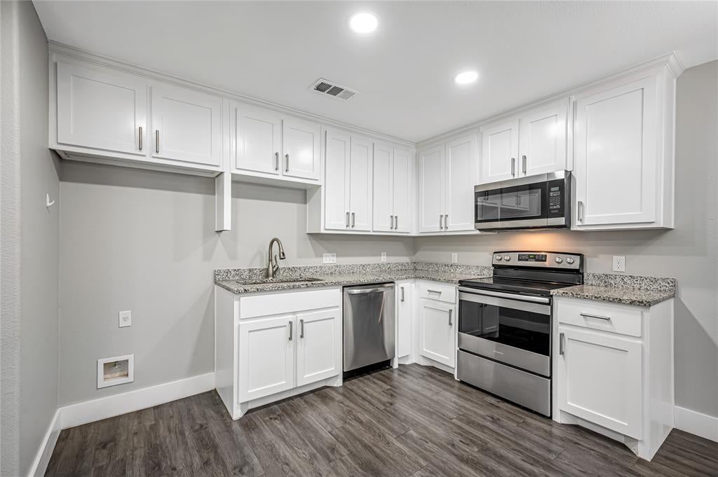 901-903 W Collins Street