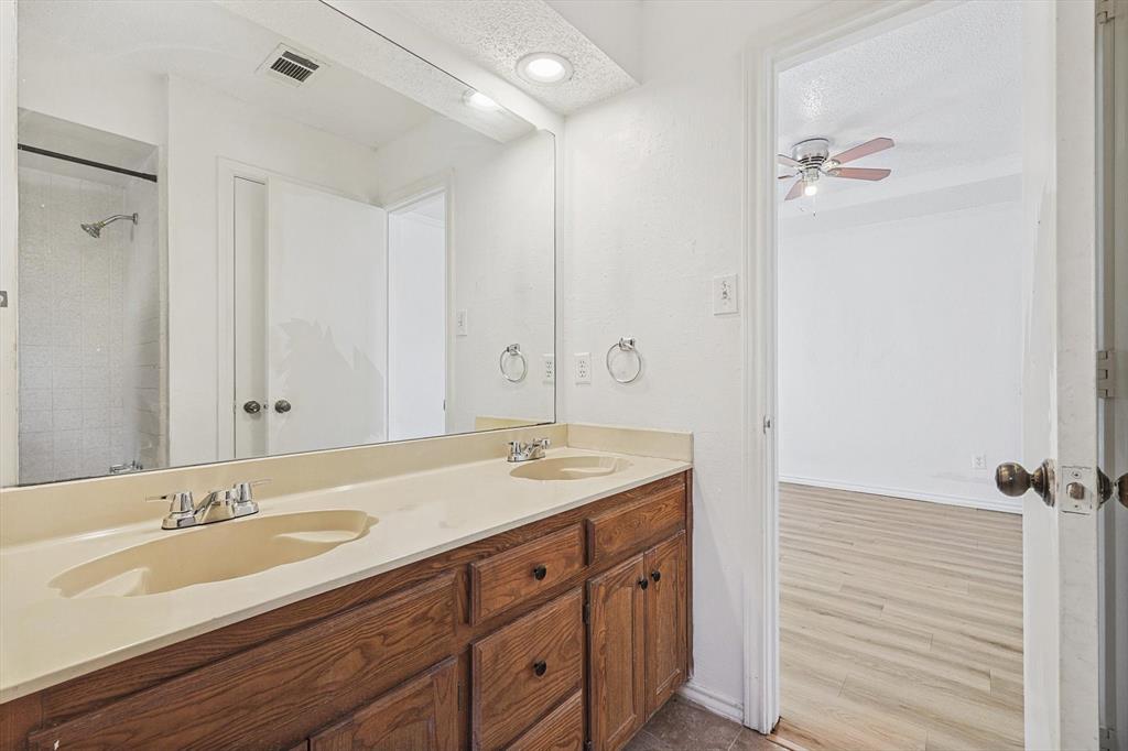 Rustic Oaks Ph One - Residential Lease