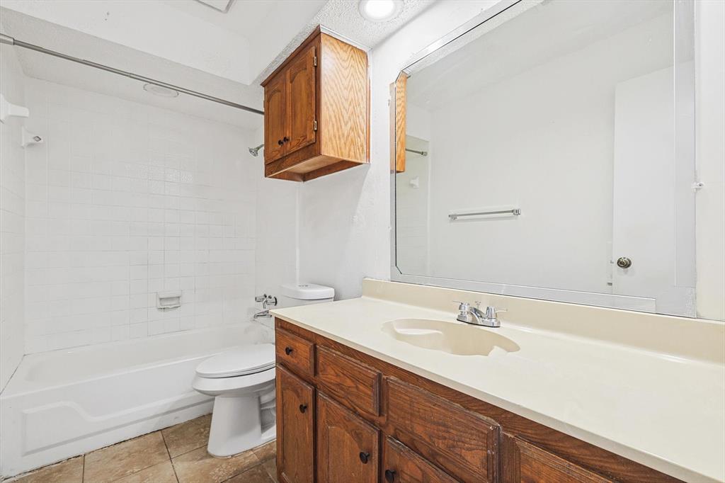 Rustic Oaks Ph One - Residential Lease