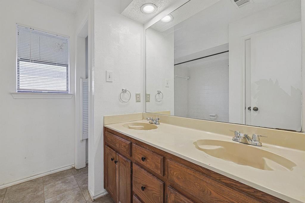 Rustic Oaks Ph One - Residential Lease