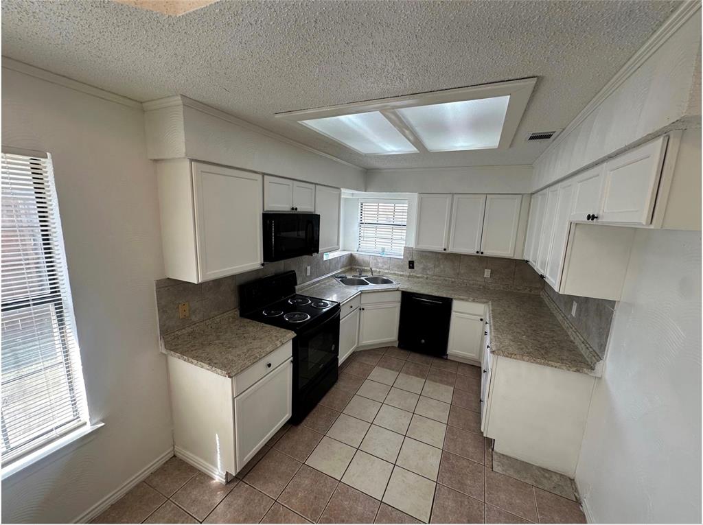 Rustic Oaks Ph One - Residential Lease