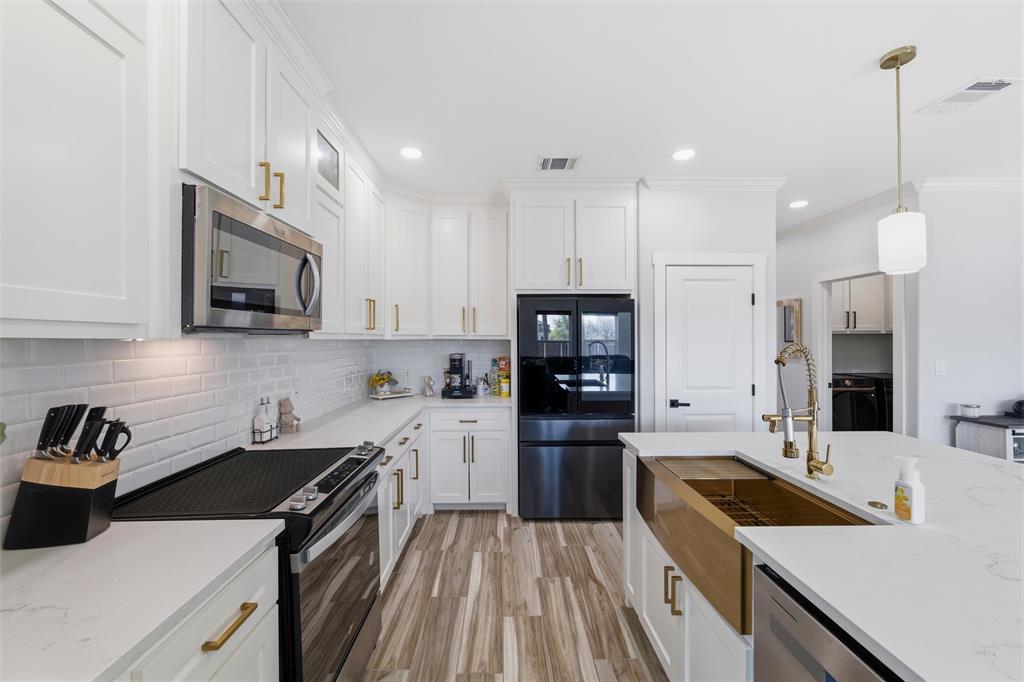 PLAZA HEIGHTS - Residential