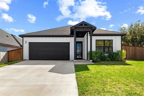 1916 Kimberly Drive Arlington TX 76010