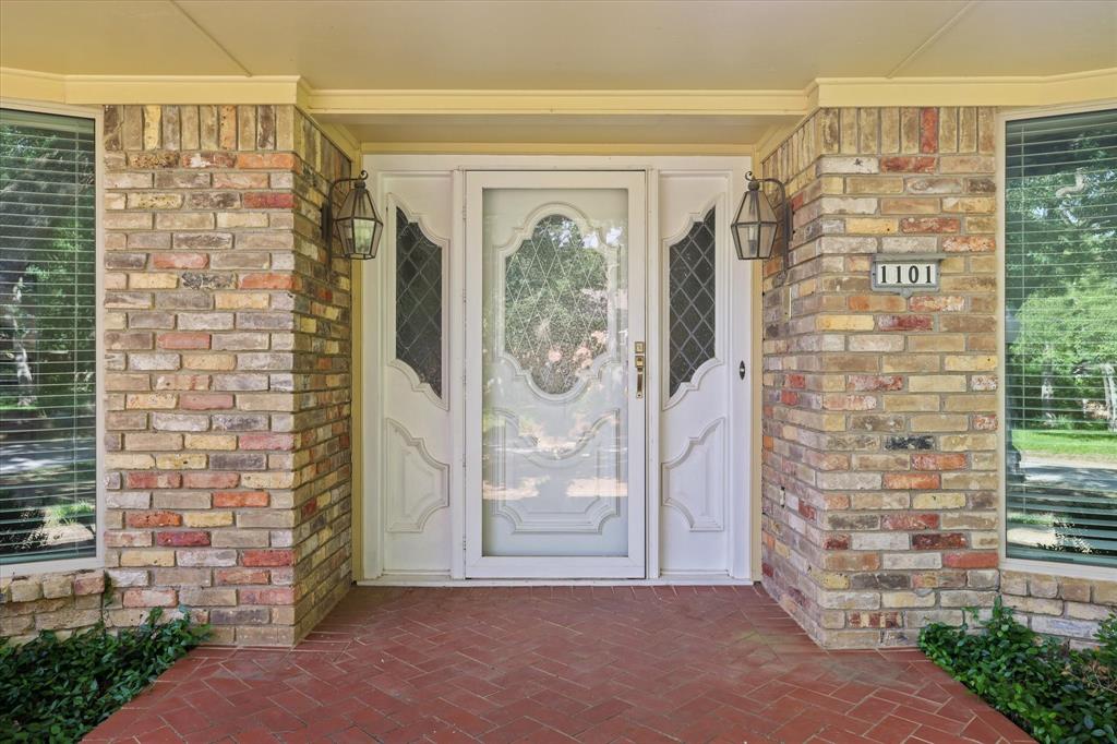1101 Ridgecrest Circle
