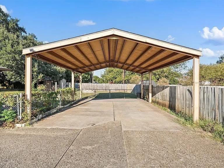 272 Locklar Loop