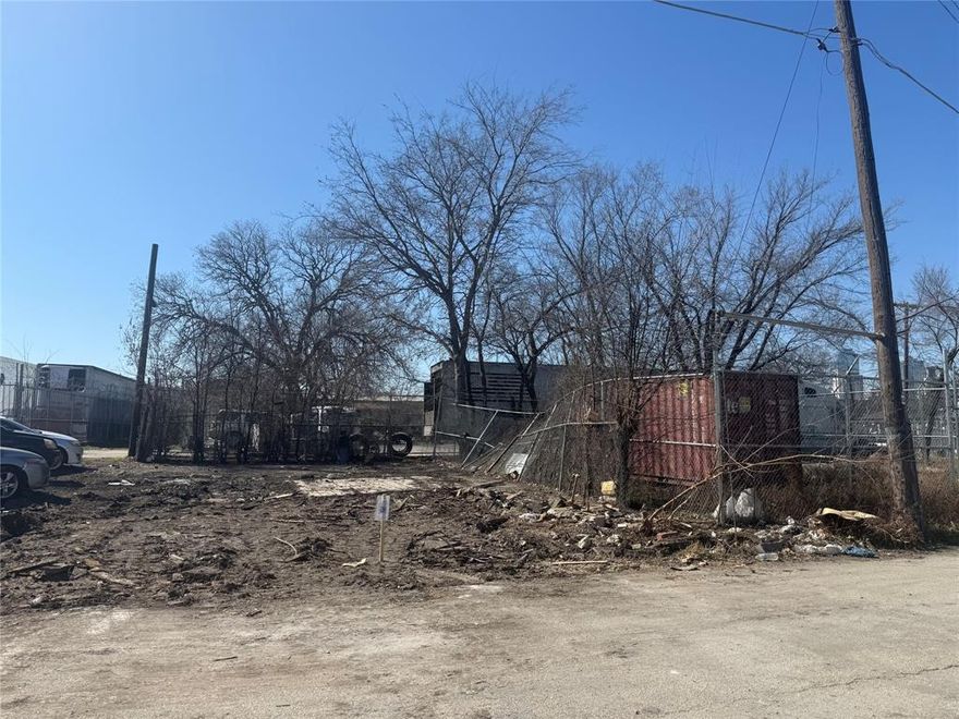 An investment opportunity has knocked on your door. Investment-ready residential lot near our gorgeous Big D downtown area. Rare opportunity to own a well-located residential lot just minutes from Downtown Dallas. Perfect for building your custom home in thriving urban community with easy access to restaurants, entertainment, and major thoroughfares.  Buyer and buyer's agent are responsible for verifying all information with Dallas County and city development department as to what can and cannot be done with the property. Buyer will need to work with the county to obtain the proper building permits.