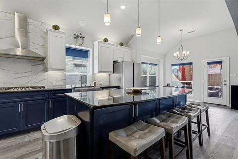 Photo of 306 Calhoun Street, Glenn Heights, TX 75154 (MLS # 21225365)