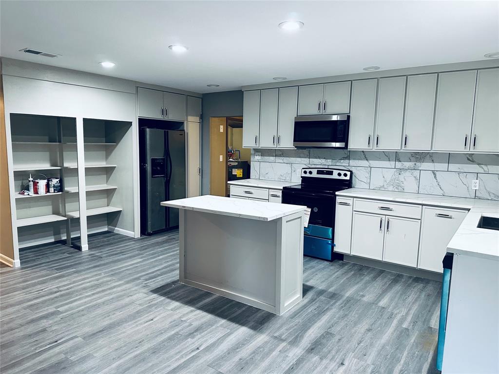 B F Shultz - Residential Lease