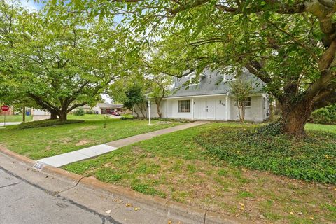 A home in Burleson