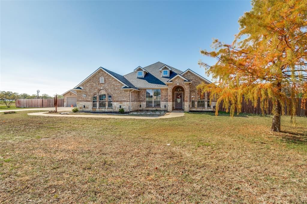 Photo of 4900 J Williams Lane, Mansfield, TX 76063 (MLS # 21215149)