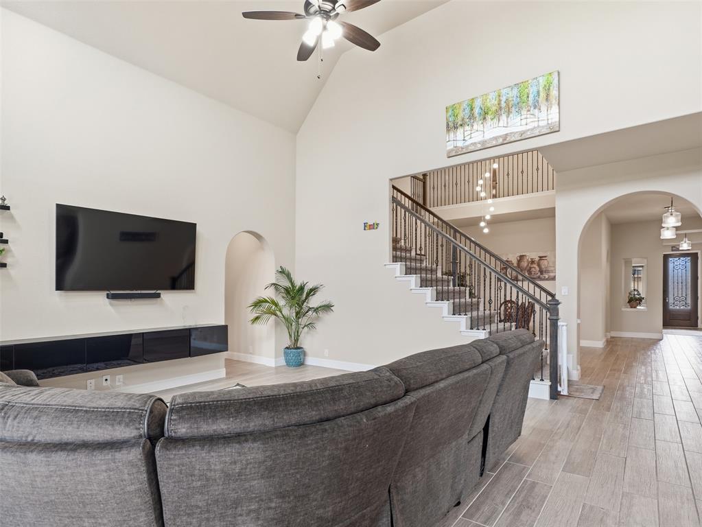 521 Ridgewater Trail