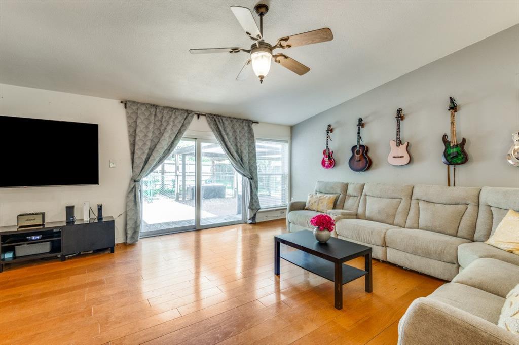 2925 White Oak Lane