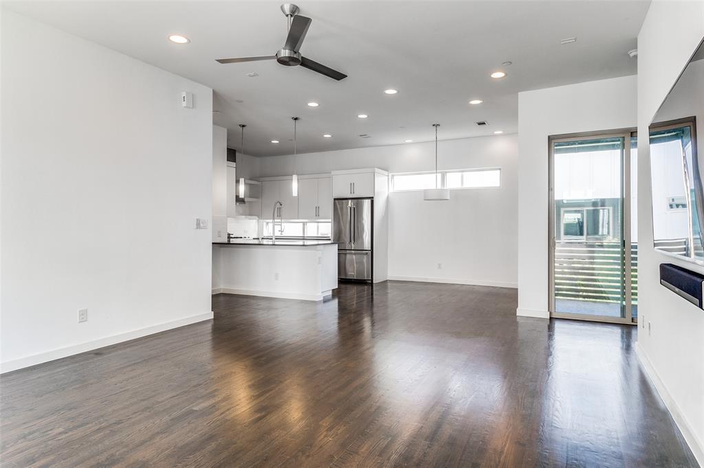 1915 Summit Avenue 2