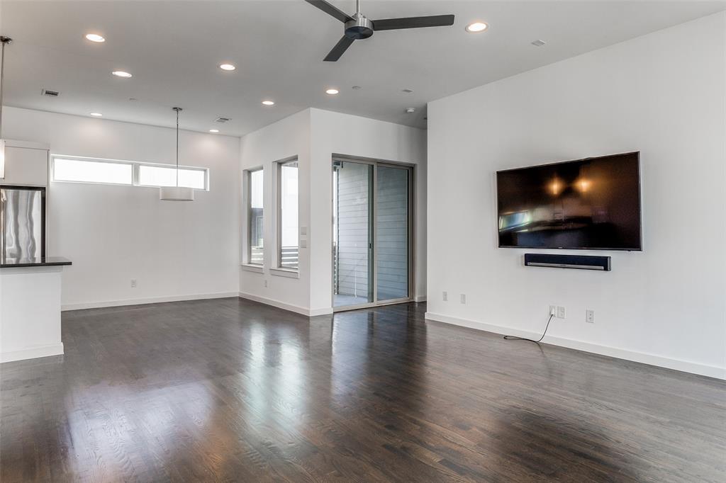 1915 Summit Avenue 2