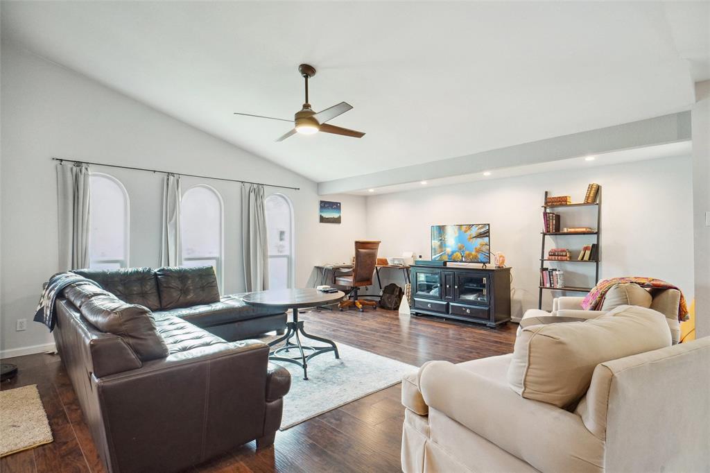 2602 Meadowview Drive