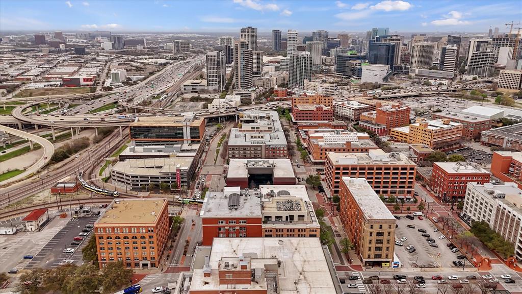 Elm Place Residences - Residential