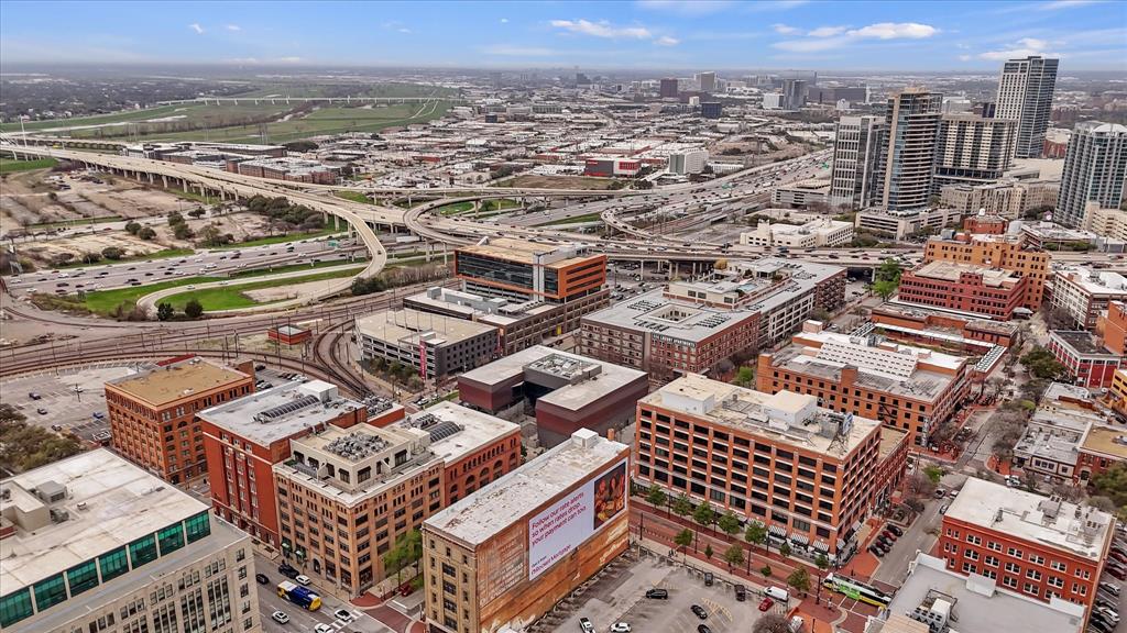 Elm Place Residences - Residential