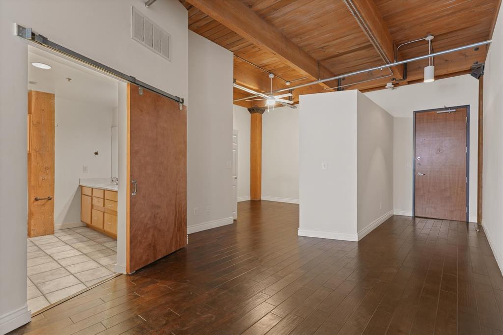 Elm Place Residences - Residential