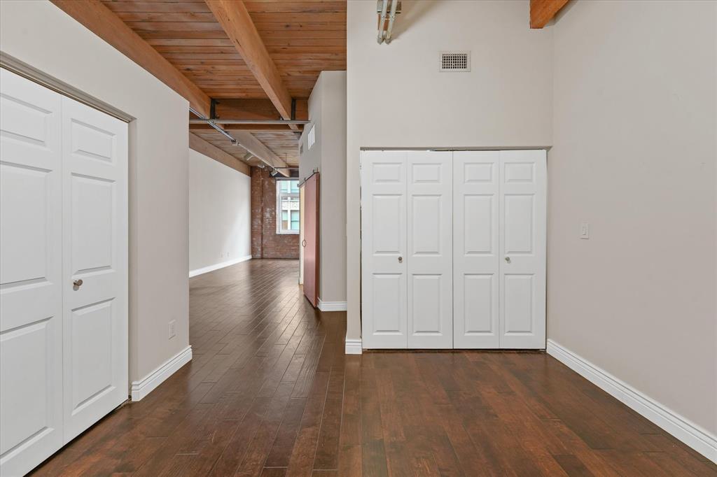 Elm Place Residences - Residential