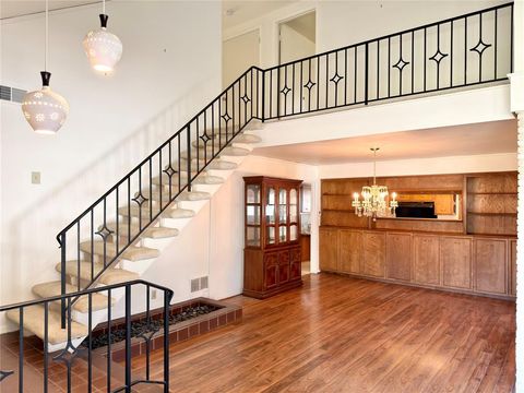 1102 N Edwards Court Irving TX 75062