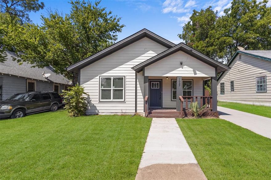 Fully Renovated Home Near Historic Southside!
Welcome to 1037 E Richmond Ave, where charm meets modern living in this totally renovated 3-bedroom, 2-bathroom home offering 1,421 sqft of stylish, functional space! Step inside to discover a beautiful open-concept layout, seamlessly connecting the living, dining, and kitchen areas—perfect for hosting or relaxing. Enjoy the updated kitchen featuring modern finishes, sleek countertops, and plenty of cabinet space for everyday convenience. Both bathrooms have been tastefully upgraded to match the home’s contemporary design. Each bedroom offers comfort and natural light, while the spacious primary suite includes its own private bath. Located just minutes from downtown Fort Worth, Magnolia Ave, and major highways, this home offers the ideal balance of accessibility, lifestyle, and value. Whether you’re a first-time buyer or looking to upgrade, this home checks all the boxes. ?? Don’t miss your chance to tour this Southside gem—schedule a showing today!