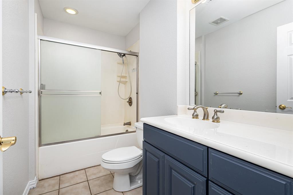 Club Manor - Residential