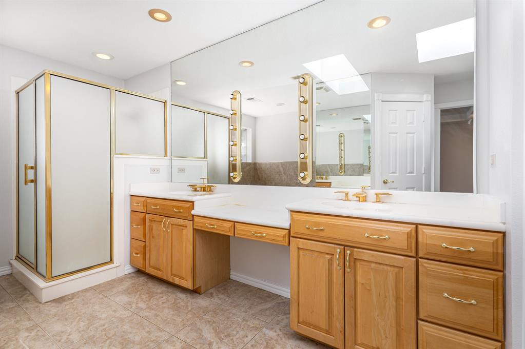 Club Manor - Residential