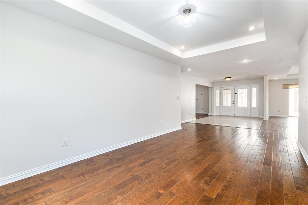 Club Manor - Residential