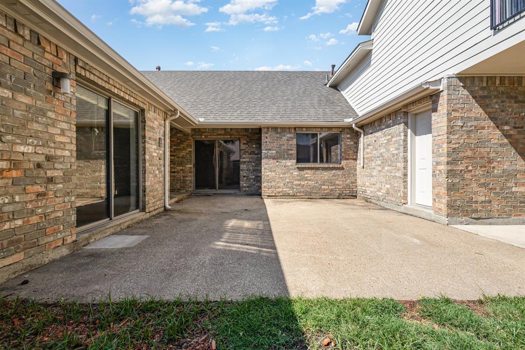 Club Manor - Residential