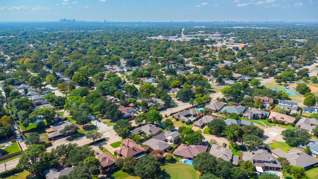 Club Manor - Residential