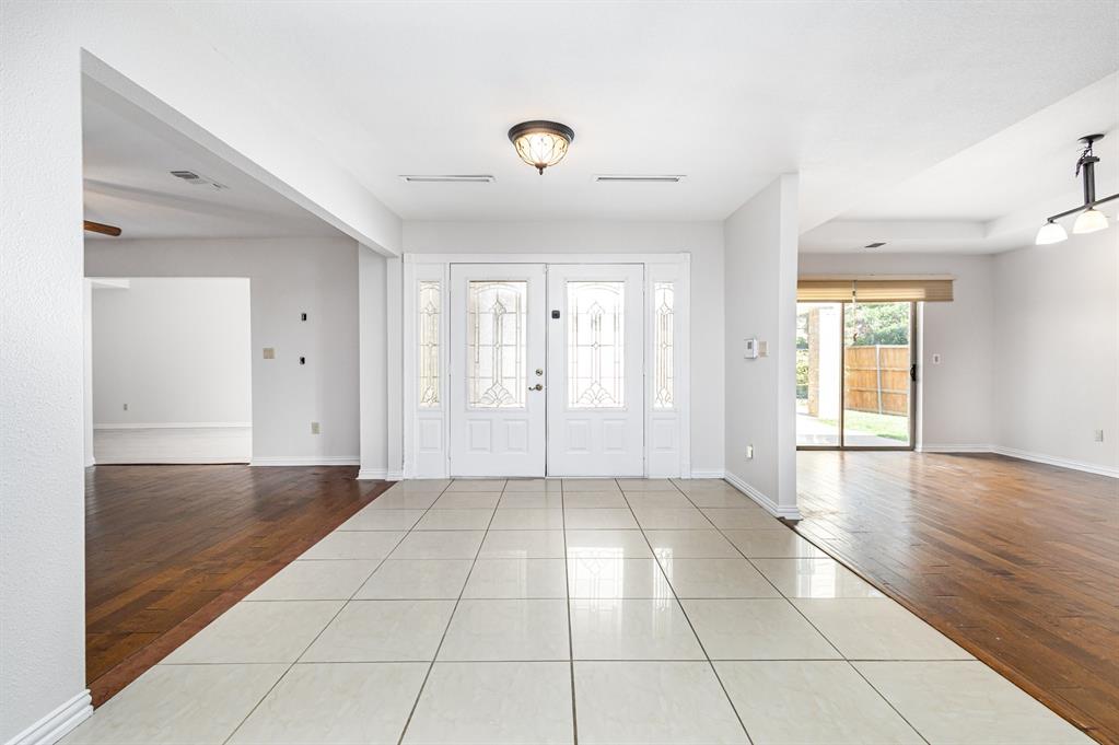 11108 Manorview Circle