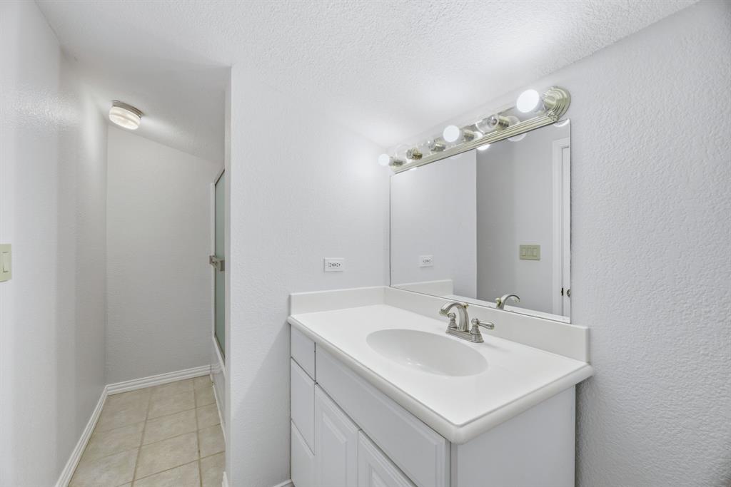 Club Manor - Residential