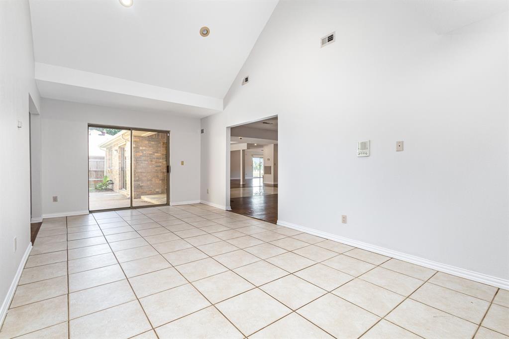 Club Manor - Residential