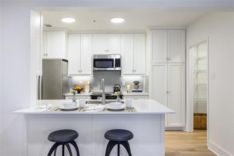 4501 Druid Lane 1206 Dallas TX 75205