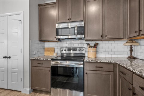 Tiny photo for 103 Olivia Street, Hillsboro, TX 76645 (MLS # 21396561)