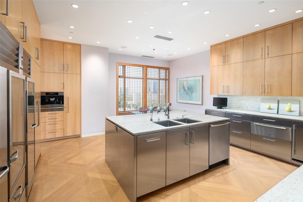 Mansion Residence - Residential