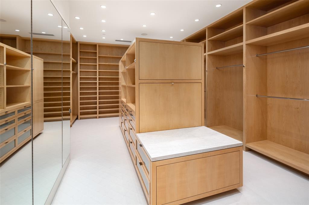 Mansion Residence - Residential